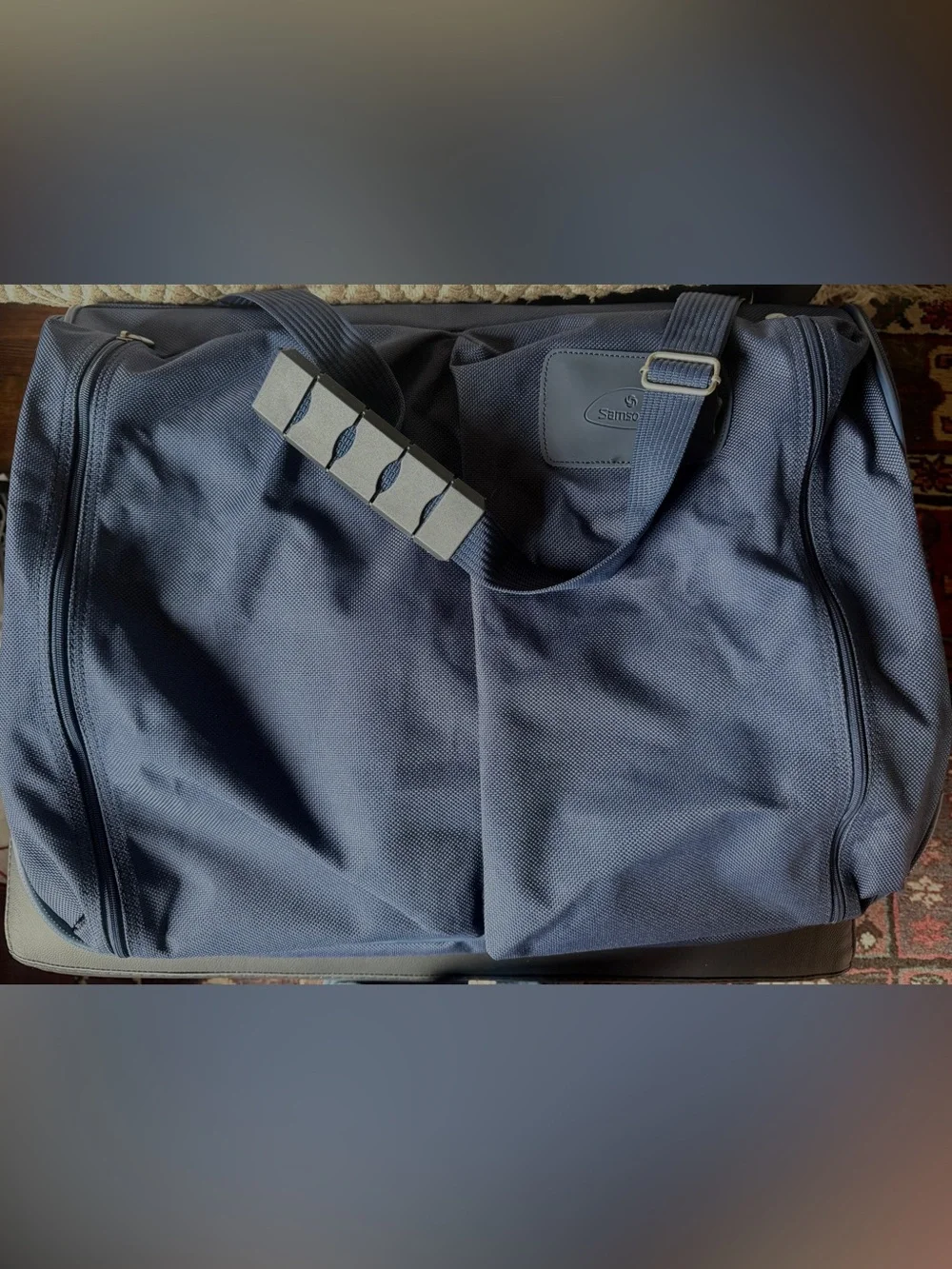Samsonite navy blue suit / dress bi-fold garment travel bag